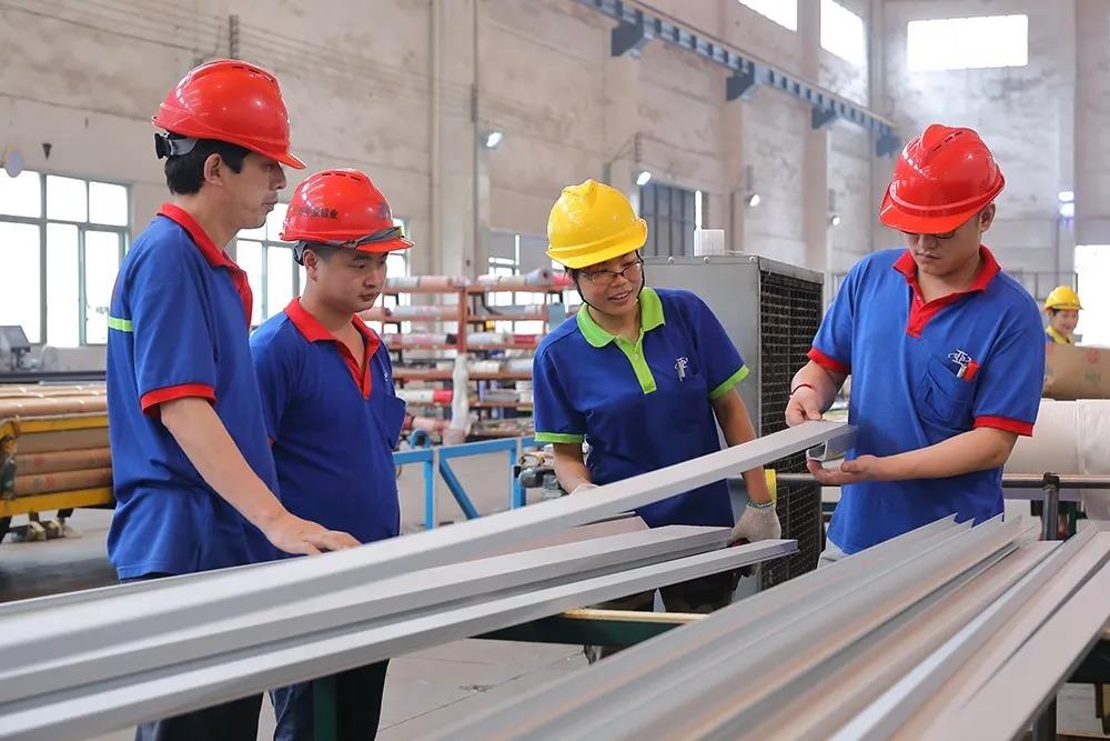 中亞丨九九重陽(yáng)節(jié)，濃濃敬老情——向老員工致敬(圖3)